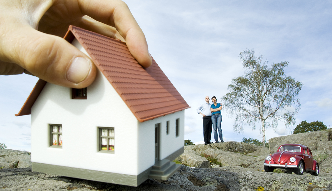 Decisiones Financieras Inteligentes: Consejos para Comprar una Casa e Invertir con Éxito